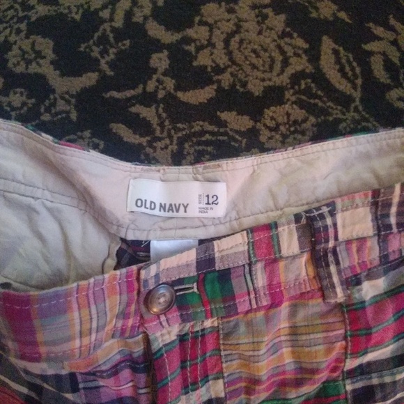 Shorts - Picture 2 of 3